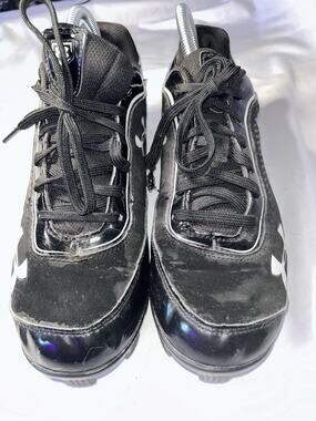 Under Armour Women's Baseball/Softball Cleats Black White Size 8.5 EUC